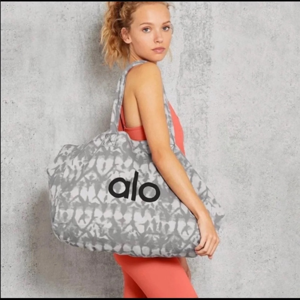 Alo Yoga bag